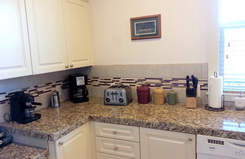 Columbia Way Condo | Beautiful Condo on the Columbia RiverNear Dntown Vanc & Port