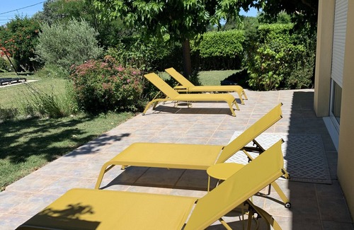 Cadenet Villa | Beautiful contemporary villa with pool