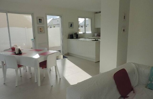 Saint-Marine Villa | Beautiful contemporary villa with garden.