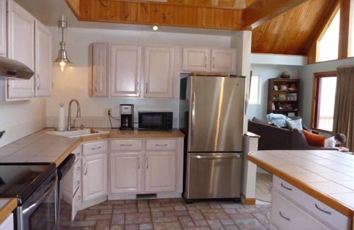 Eidelweiss Village House | Beautiful contemporary cape home in lakefront White Mountains community