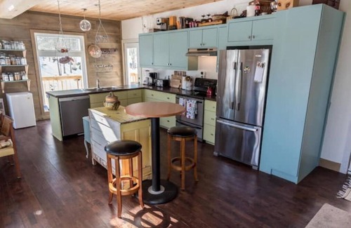 Irondale Ski Chalet | Beautiful cottage in Highlands East