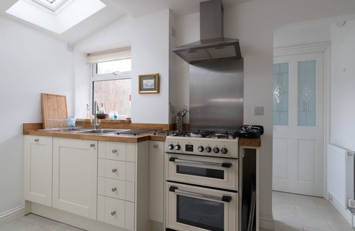 Milton Keynes House | Beautiful cottage style 3-bed, Free Parking, Wi-Fi