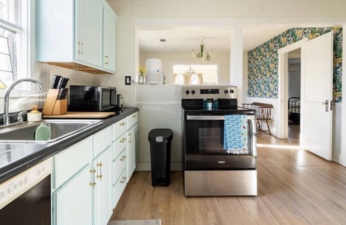 Cayuga House | Beautiful Cottage 3 bed Sleeps 6 Near Canton Trade Days Fishing Venues