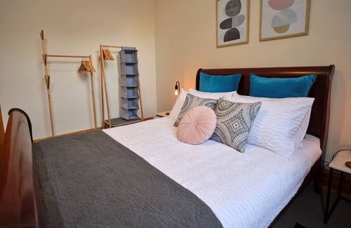 Norwood Cottage | Beautiful Cottage in Cosmopolitan Norwood