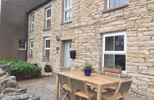 Bretherdale Cottage | Beautiful Cottage in Idyllic Village of Orton