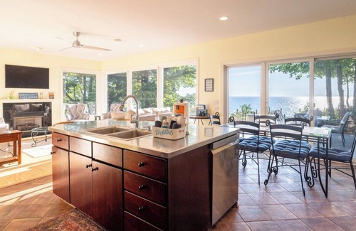 Port Sheldon House | Beautiful Cottage on Lake Michigan w Private Beach