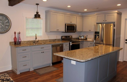 Blue Ridge Cottage | Beautiful Cottage, Short Walk to Downtown! No Extra Management Fees