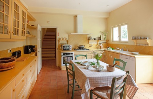 Rustrel House | Beautiful country house with swimming pool facing the Colorado Provençal
