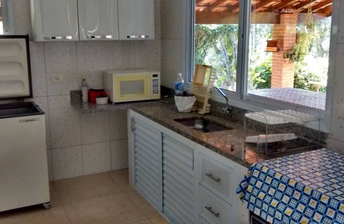 Chacaras Primavera House | Beautiful country house with pool and lots of green