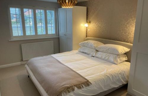 Streatley House | Beautiful Countryside House