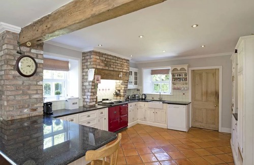 Black Bull House | Beautiful Countryside Home just outside Dublin City with Hot Tub