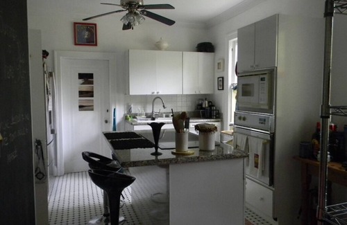 East Little Havana House | Beautiful Cozy Bedroom In Great B&B Historic Home ~ Close To The City Center