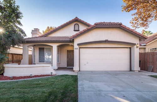 Roseville House | Beautiful Cozy house