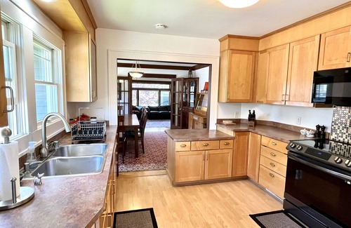 Wallingford House | Beautiful Craftsman with Off-street parking, EV charger, Yard + Dogs OK!
