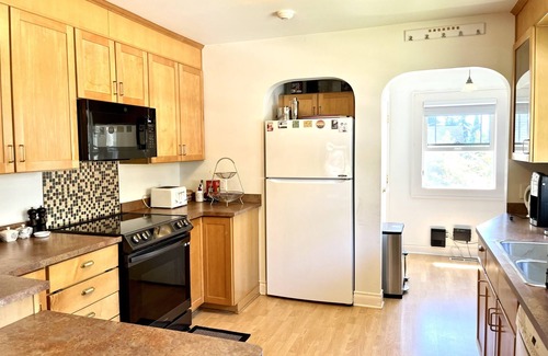 Wallingford House | Beautiful Craftsman with Off-street parking, EV charger, Yard + Dogs OK!