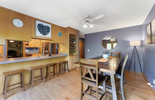Candler House | Beautiful creek side mountain home. 10 Min to Downtown!