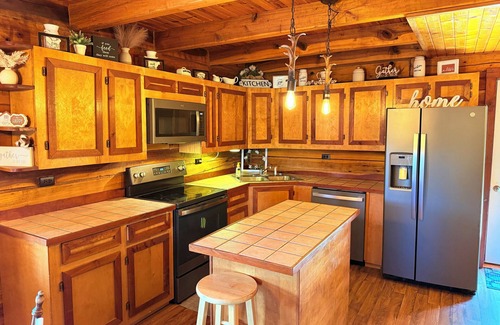 Hardin County Cabin | Beautiful custom built cabin near Garden of the Gods