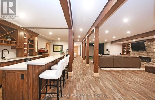 Brock Cabin | Beautiful Custom Log Home nestled on 300 ft beach front