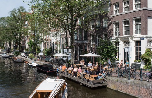 Helmersbuurt Boat Rental | Beautiful decorated Houseboat-Apartment