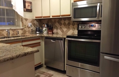 Casselberry House | Beautiful Direct Fish & Ski Lakefront Town home In N. Orlando with Pool & WiFi