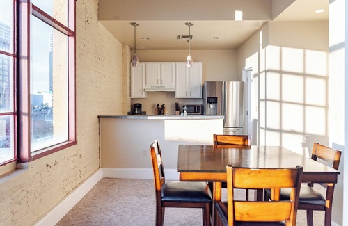 Arts/Warehouse District Condo | Beautiful Downtown Condo w/Dramatic City Views with Secure Onsite Parking