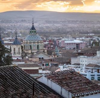 San Ildefonso House | Beautiful Duplex-City Center. Parking by the house