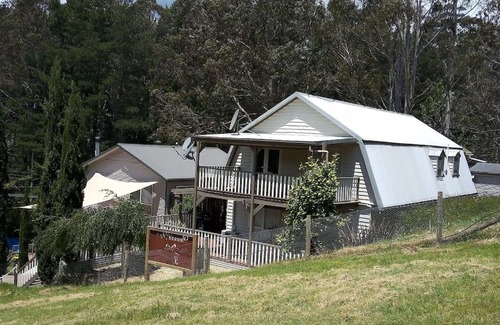 Merrijig House | Beautiful Dutch Barn style country house in Merrijig (base of Mt Buller).