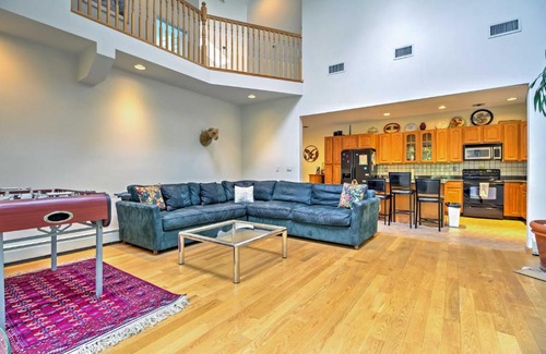 Springs House | Beautiful East Hampton Retreat with Hot Tub and Pool!