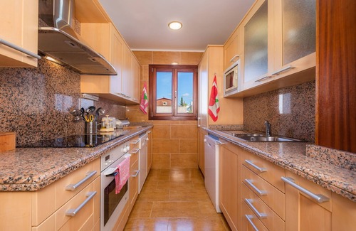 Portocolom Apartment | Beautiful apartment with air conditioning, sea views, balcony, rooftop terrace and Wi-Fi