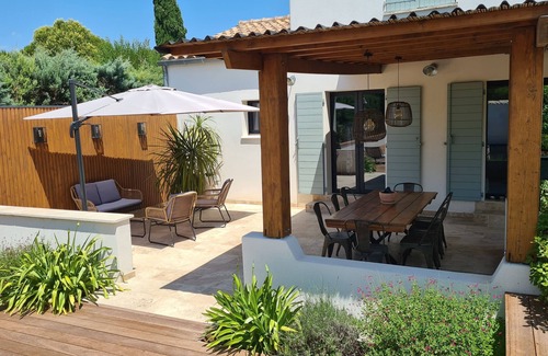Valflaunes House | Beautiful family home with pool Pic Saint Loup. landscaped and tranquil park