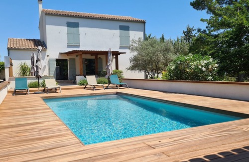 Valflaunes House | Beautiful family home with pool Pic Saint Loup. landscaped and tranquil park