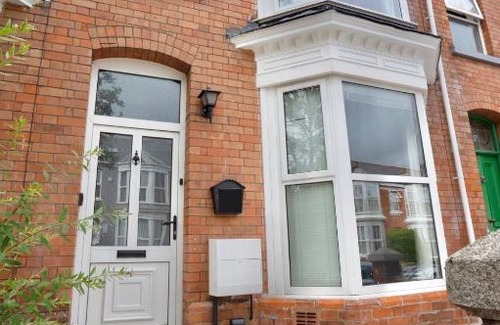 Uplands House | Beautiful Family Home in the Heart of Swansea