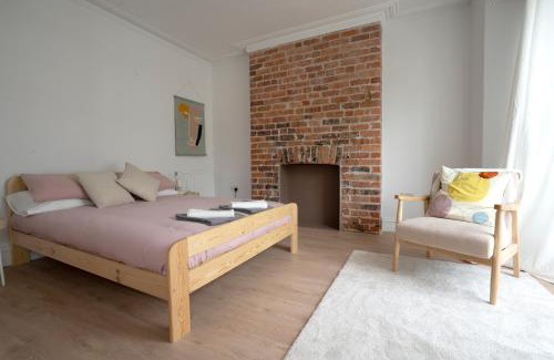 Uplands House | Beautiful Family Home in the Heart of Swansea