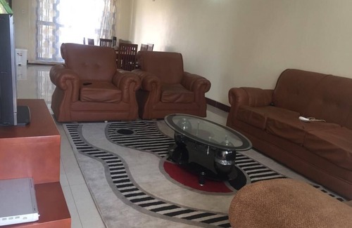 Kireka House | Beautiful family home with spacious garden for rentals, close to the Golf course