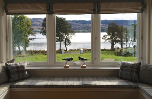 Slate Islands House | Beautiful family house right beside the sea