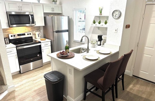 Venetian Bay Villages Condo | BEAUTIFUL FAMILY-SIZED TOWNHOME IN A VACATION RESORT NEAR DISNEY/ORLANDO