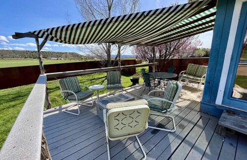 Lazear House | Beautiful Farmhouse- Sleeps up to 7.