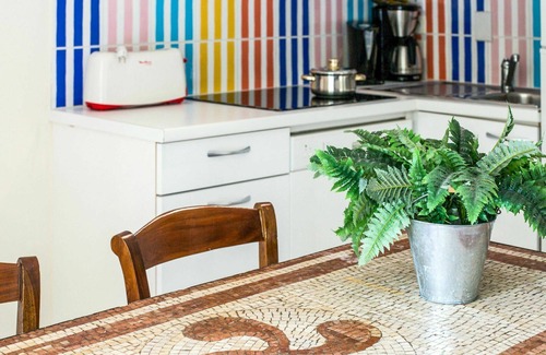 La Bastide-Clairence Apartment | Beautiful apartment for 4 guests with pool, WIFI, TV, terrace, pets allowed and parking