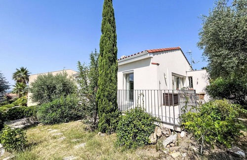 Montesquieu-des-Alberes House | Beautiful private villa for 6 people with WIFI, A/C, private pool, TV, patio and parking