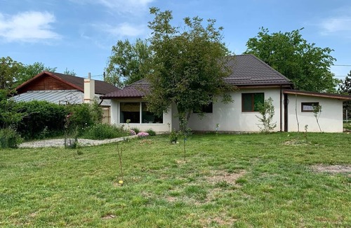Snagov House | Beautiful fully furnished 2 Bdrm Villa with Pool, Snagov Bucharest Romania
