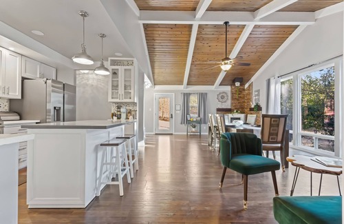 North Fork House | Beautiful Fully Stocked and Pet Friendly Home Near Yosemite and Bass Lake!