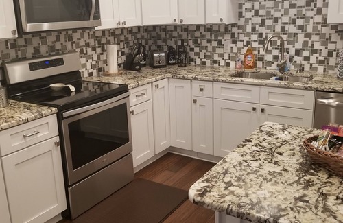 Crescent Lake Apartment | Beautiful Garage Apartment Downtown St Pete - Cresent Lake Area