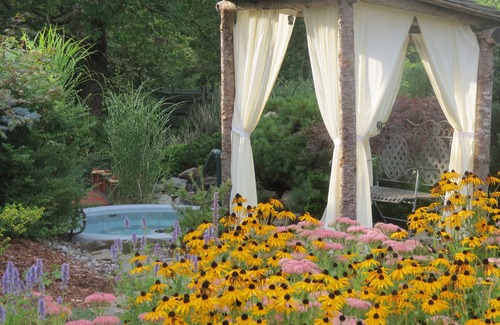 Castle Rock House | Beautiful Gardens, Outdoor Shower, Hot Tub, Steam Sauna, Cold plunge pool.
