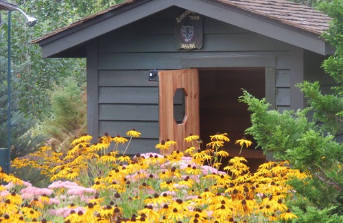 Castle Rock House | Beautiful Gardens, Outdoor Shower, Hot Tub, Steam Sauna, Cold plunge pool.