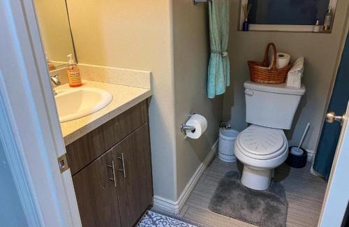 Sylmar Bed & Breakfast | Beautiful Gated two story House