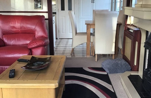 Newborough Ski Chalet | Beautiful 2-Bed Chalet in Llanfairpwllgwyngyll