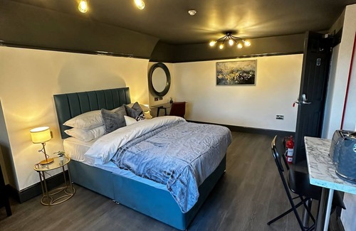 Leamington Spa Apartment | Beautiful large self contained studio
