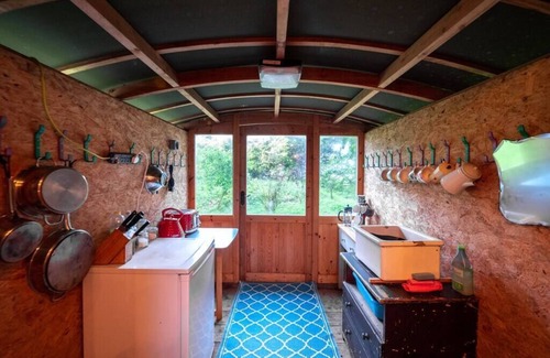 Scunthorpe Apartment | Beautiful Giant Glamping Yurt: Sleeps 8