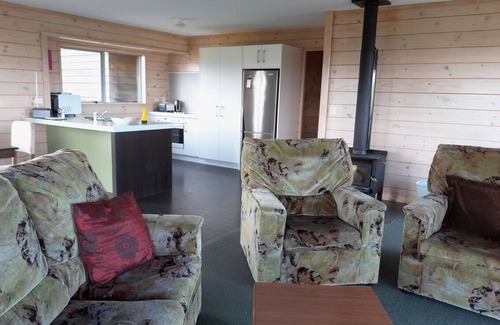 Otorohanga District House | Beautiful harbour and rural views, quiet and private. Handy to harbour