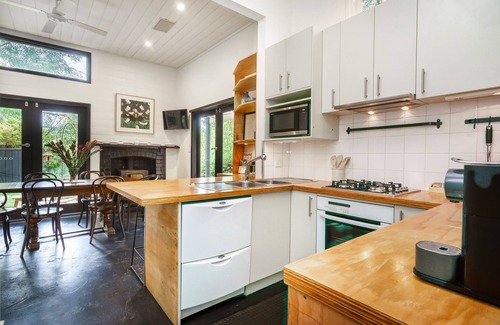 Lancefield House | Beautiful historic former bank set in gorgeous country garden